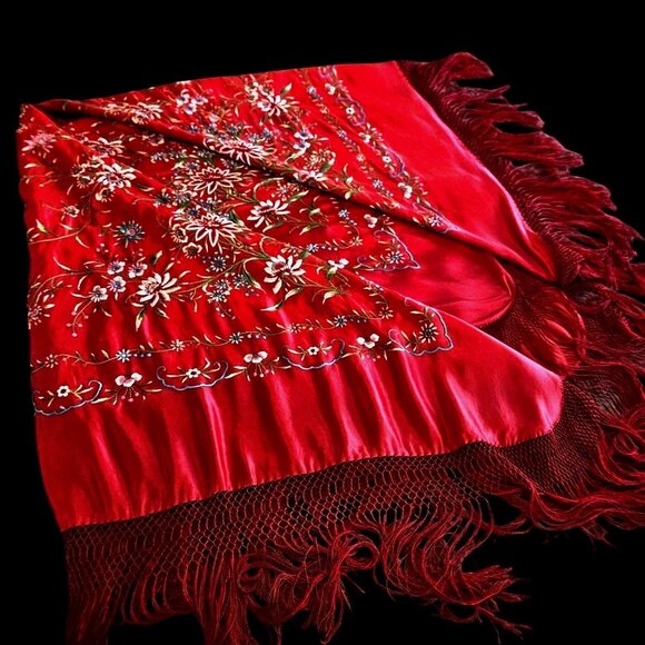 1970s Red Rayon Hand Embroidered Piano Shawl w/ 10" Macramé Fringe 50 x 50 In - Picture 1 of 13